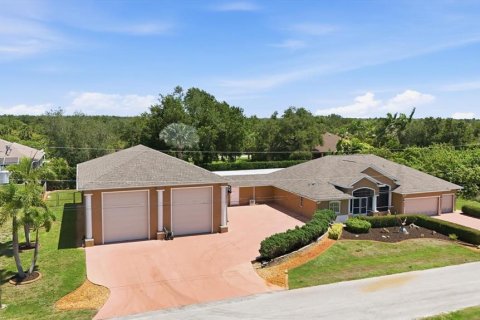 Villa ou maison à Port Charlotte, Floride 4 chambres, 267.37 m2 № 2109695