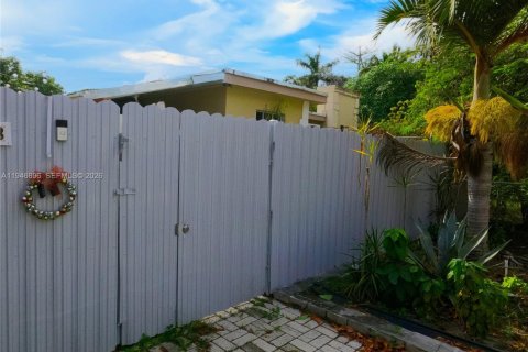 House in West Palm Beach, Florida 1 bedroom, 219.34 sq.m. № 2002975