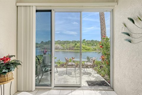 Copropriété à louer à Sarasota, Floride: 2 chambres, 99.22 m2 № 1256221 - photo 2