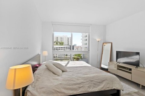 Copropriété à louer à Miami, Floride: 2 chambres, 96.34 m2 № 2154620 - photo 14