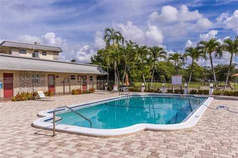 Condominio en venta en Lauderhill, Florida, 2 dormitorios, 80.82 m2 № 1859627 - foto 23