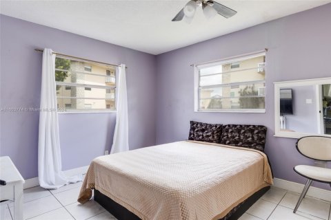 Condominio en venta en Lauderhill, Florida, 2 dormitorios, 80.82 m2 № 1859627 - foto 12