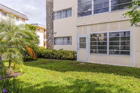 Condominio en venta en Lauderhill, Florida, 2 dormitorios, 80.82 m2 № 1859627 - foto 26