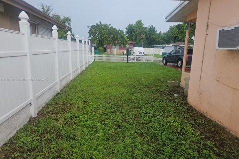 House in Miramar, Florida 1 bedroom, 39.02 sq.m. № 1983284 - photo 6