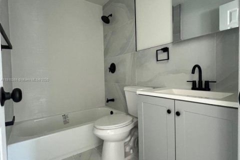 Снять в аренду виллу или дом в Форт-Лодердейл, Флорида 2 спальни, 72.84м2, № 1958448 - фото 11