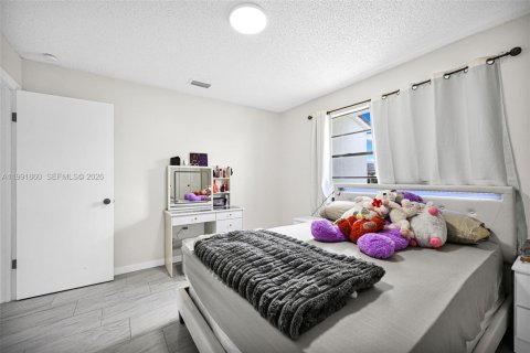 Commercial property in Miami, Florida 180.6 sq.m. № 2057144 - photo 17