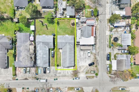 Commercial property in Miami, Florida 180.6 sq.m. № 2057144 - photo 4