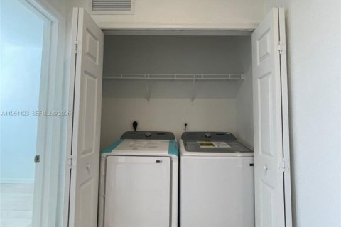 Condominio en venta en Doral, Florida, 3 dormitorios, 132.76 m2 № 2021974 - foto 6