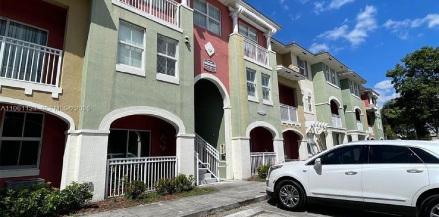 Condominio en Doral, Florida, 3 dormitorios № 2021974