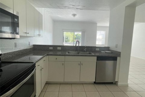 Condominio en venta en Doral, Florida, 3 dormitorios, 132.76 m2 № 2021974 - foto 4