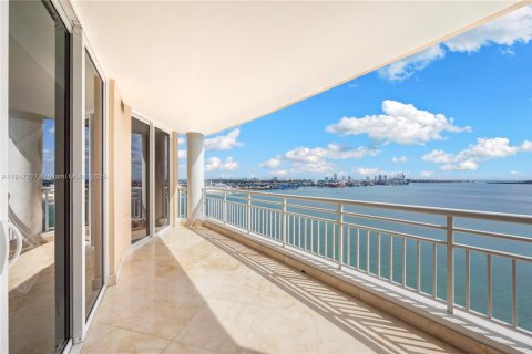 Condo in Miami, Florida, 2 bedrooms № 1972909 - photo 6