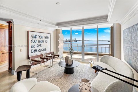 Condo in Miami, Florida, 2 bedrooms № 1972909 - photo 4