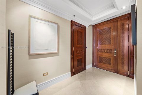 Condo in Miami, Florida, 2 bedrooms № 1972909 - photo 3