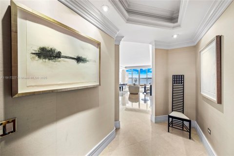 Condo in Miami, Florida, 2 bedrooms № 1972909 - photo 2