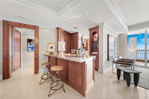 Condo in Miami, Florida, 2 bedrooms № 1972909 - photo 12