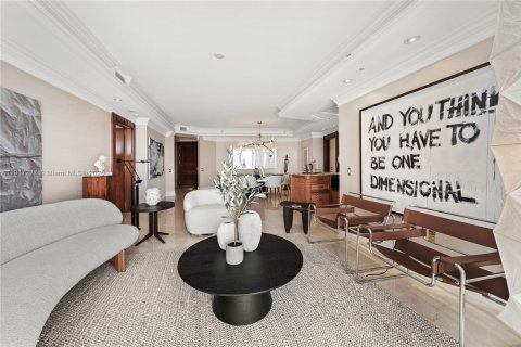 Condo in Miami, Florida, 2 bedrooms № 1972909 - photo 9