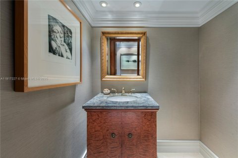 Condo in Miami, Florida, 2 bedrooms № 1972909 - photo 30
