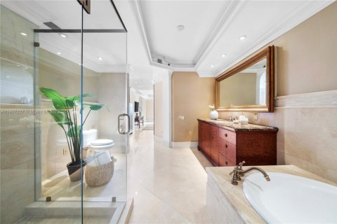 Condo in Miami, Florida, 2 bedrooms № 1972909 - photo 25