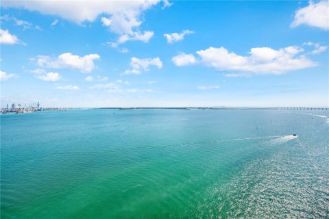 Condo in Miami, Florida, 2 bedrooms № 1972909 - photo 8