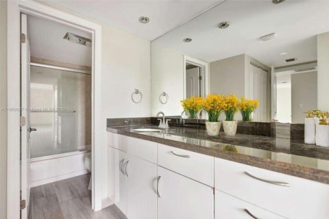 Condominio en venta en Aventura, Florida, 2 dormitorios, 101.82 m2 № 1927801 - foto 17