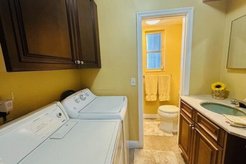 House in Boynton Beach, Florida 3 bedrooms, 166.02 sq.m. № 2081975 - photo 13