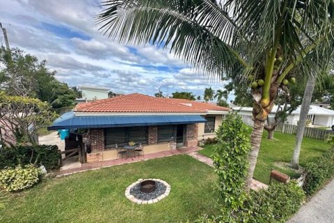 House in Boynton Beach, Florida 3 bedrooms, 166.02 sq.m. № 2081975 - photo 28
