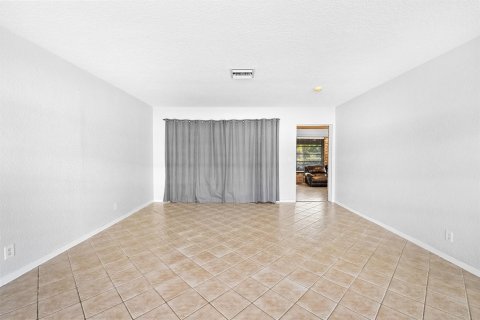 House in Boynton Beach, Florida 3 bedrooms, 166.02 sq.m. № 2081975 - photo 20