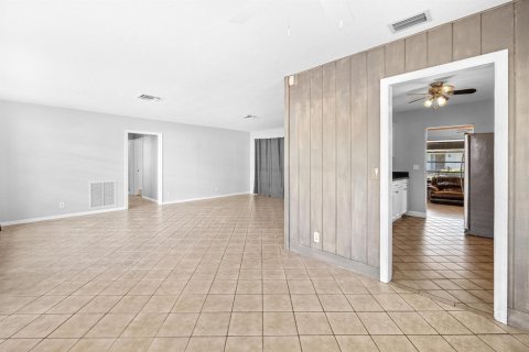 House in Boynton Beach, Florida 3 bedrooms, 166.02 sq.m. № 2081975 - photo 30