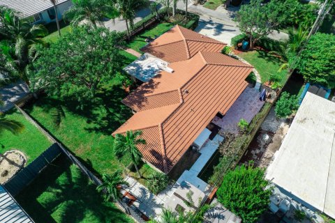 House in Boynton Beach, Florida 3 bedrooms, 166.02 sq.m. № 2081975 - photo 5