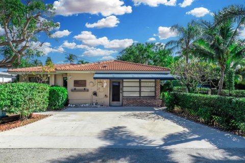House in Boynton Beach, Florida 3 bedrooms, 166.02 sq.m. № 2081975 - photo 14