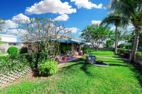 House in Boynton Beach, Florida 3 bedrooms, 166.02 sq.m. № 2081975 - photo 27