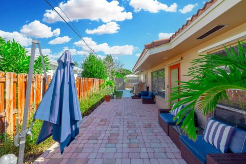 House in Boynton Beach, Florida 3 bedrooms, 166.02 sq.m. № 2081975 - photo 25