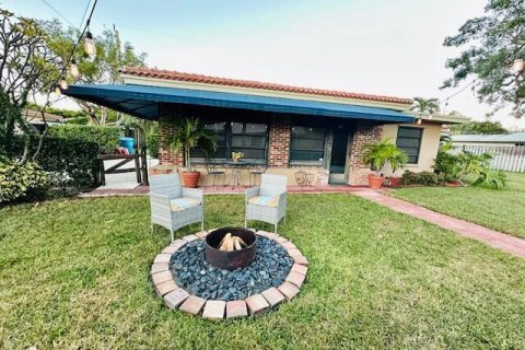 House in Boynton Beach, Florida 3 bedrooms, 166.02 sq.m. № 2081975 - photo 2
