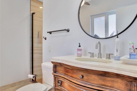 Снять в аренду виллу или дом в Форт-Лодердейл, Флорида 4 спальни, 170.75м2, № 1101122 - фото 1