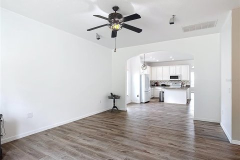 House in Kissimmee, Florida 4 bedrooms, 181.62 sq.m. № 1817414 - photo 17