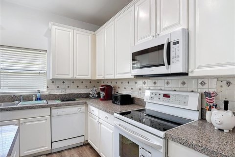 House in Kissimmee, Florida 4 bedrooms, 181.62 sq.m. № 1817414 - photo 12