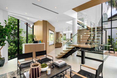 Купить виллу или дом в Майами, Флорида 5 спален, 499.63м2, № 1931377 - фото 12