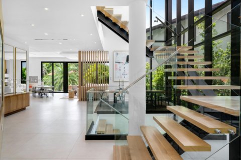 Купить виллу или дом в Майами, Флорида 5 спален, 499.63м2, № 1931377 - фото 11