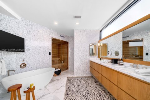 Купить виллу или дом в Майами, Флорида 5 спален, 499.63м2, № 1931377 - фото 25