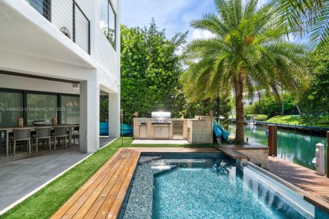 Купить виллу или дом в Майами, Флорида 5 спален, 499.63м2, № 1931377 - фото 14