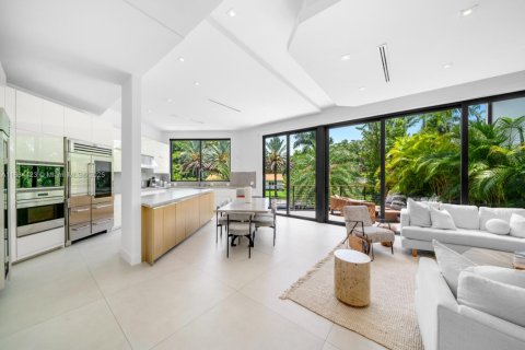 Купить виллу или дом в Майами, Флорида 5 спален, 499.63м2, № 1931377 - фото 21