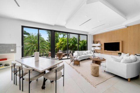 Купить виллу или дом в Майами, Флорида 5 спален, 499.63м2, № 1931377 - фото 22