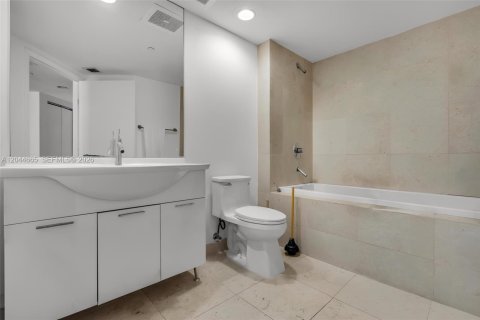 Condo in Miami, Florida № 2191449 - photo 9