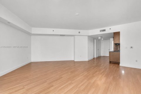 Condo in Miami, Florida № 2191449 - photo 7