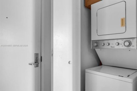 Condo in Miami, Florida № 2191449 - photo 11