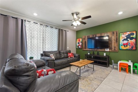 Adosado en venta en Davenport, Florida, 5 dormitorios, 211.91 m2 № 1523064 - foto 15