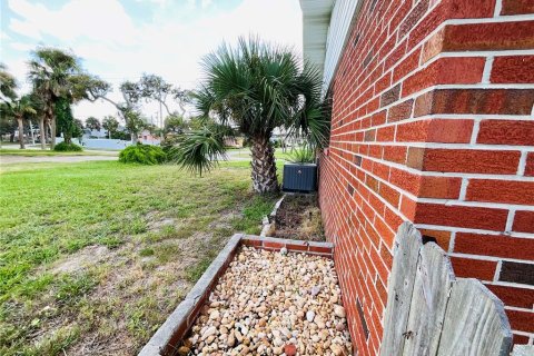 Casa en venta en Daytona Beach, Florida, 3 dormitorios, 130.71 m2 № 1866144 - foto 28