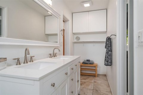 Купить виллу или дом в Сарасота, Флорида 6 комнат, 139.45м2, № 2226023 - фото 19