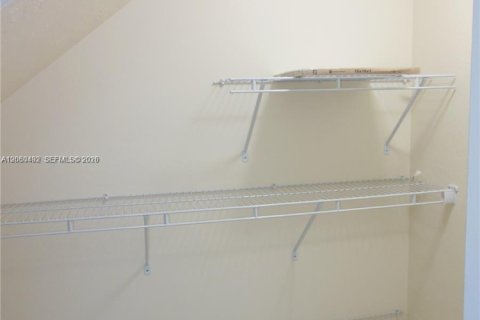 Condominio en alquiler en Hialeah, Florida, 2 dormitorios, 98.48 m2 № 2270206 - foto 7
