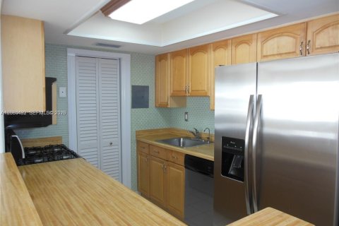 Condominio en Hialeah, Florida, 2 dormitorios № 2270206